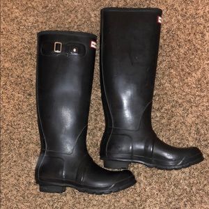 Hunter original tall rain boot. Great condition!!